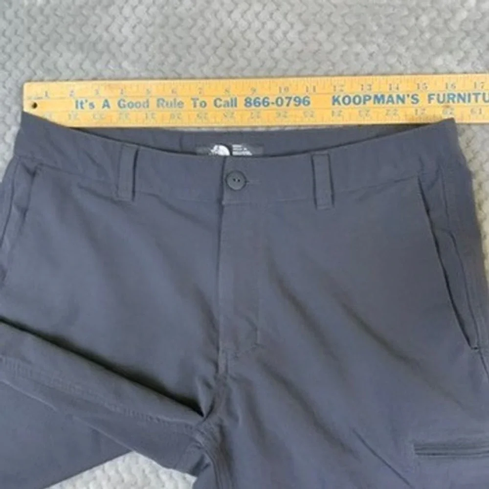 The North Face Mens Aphrodite Motion Shorts Asphalt Grey Size 32 NF00CE6M